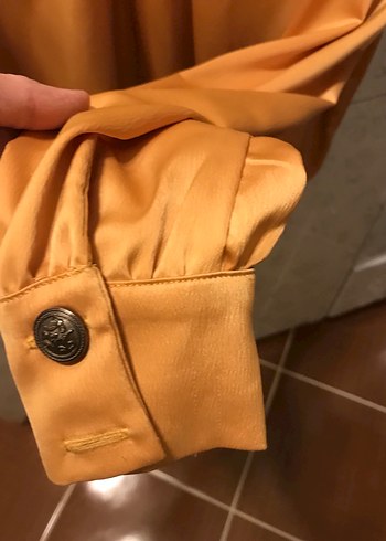 Düğmeli Yüksek Yakalı Kadın Gömlek - Görsel 3