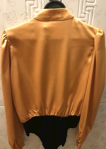 Düğmeli Yüksek Yakalı Kadın Gömlek - Görsel 4