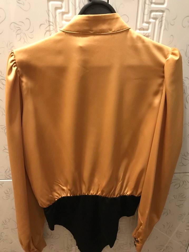 Düğmeli Yüksek Yakalı Kadın Gömlek - Görsel 4