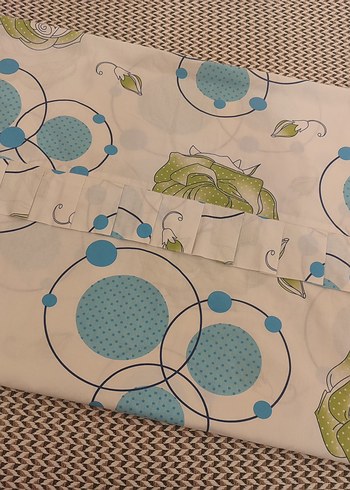 Taç Çiçek Desenli Beyaz Nevresim Seti
