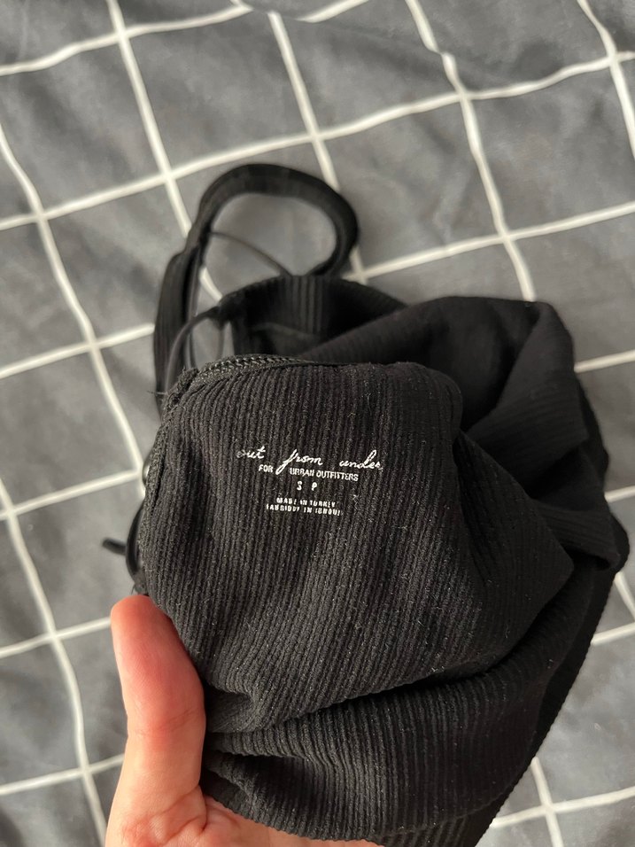 urban outfitters siyah sırtı ipli Atlet - Görsel 3