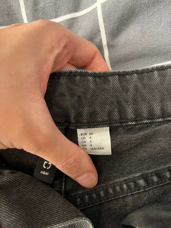 Siyah Mini Denim Şort - Görsel 3