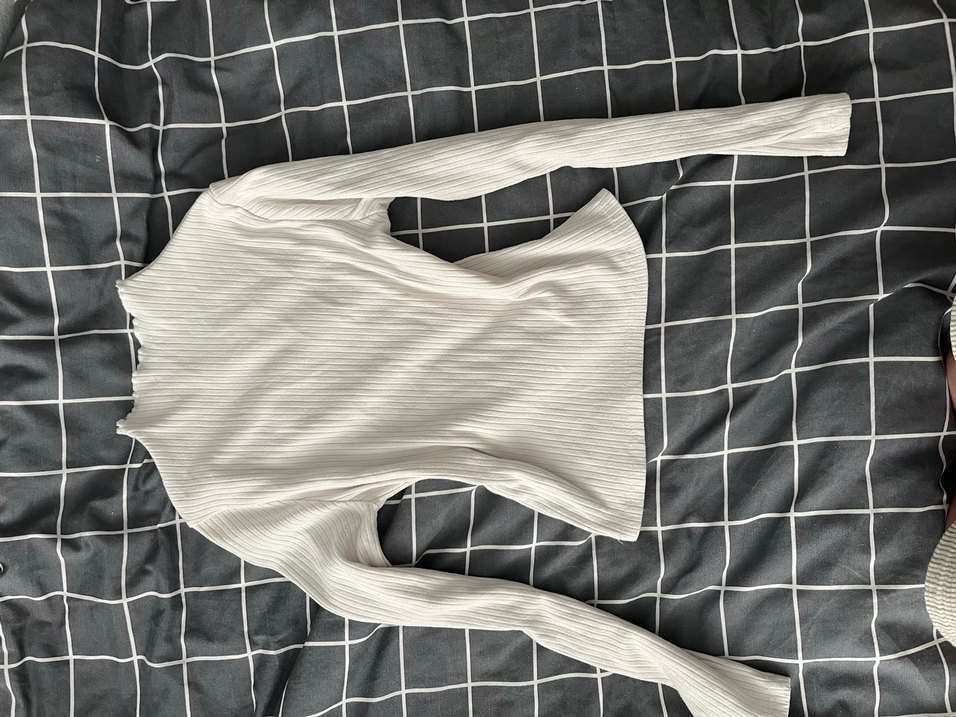 Kadın Beyaz Boğazlı Pilili Triko - Görsel 2