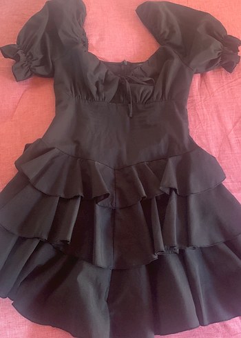 Trendyol & Milla Siyah Fırfırlı Gotik Midi Elbise