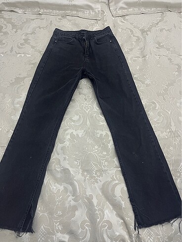 Yırtmaçlı jean