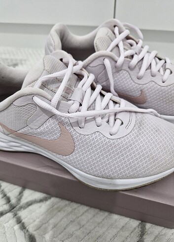38,5 Beden Orijinal nike revolution 6 spor ayakkabı