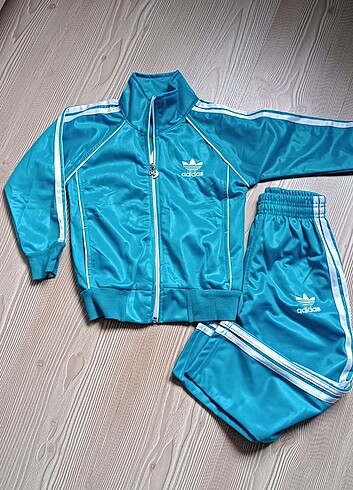 Adidas çocuk eşofman takımı 