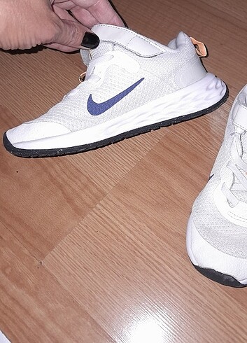 31 Beden beyaz Renk Nike 31 no çocuk ayakkabı 