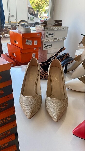 Diğer YETİŞEN ALIR ???????? Gold Simli Stiletto