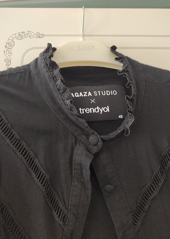 Trendyol & Milla kadın sagaza Siyah Nakışlı Fırfırlı Gömlek