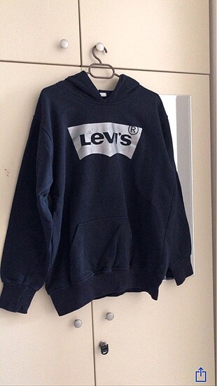levis sweatshirt