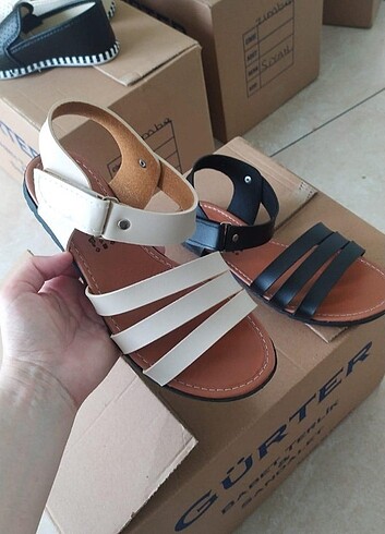 39 numara bej rengi sandalet