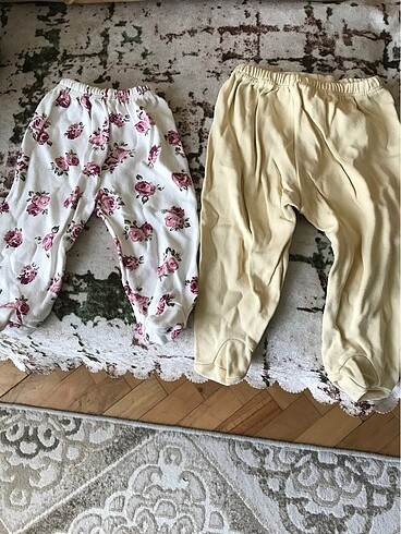 Kız çocuk ayaklı donlar
