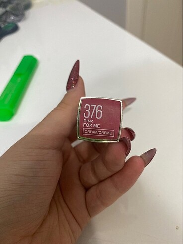 Beden maybelline new york ruj 376
