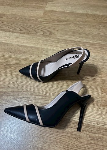 Siyah stiletto