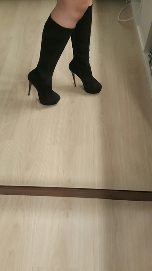 Kemal Tanca topuklu suet cizme ve kemal tanca clutch