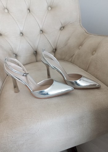 Gri Metal Tokalı Stiletto Kadın Abiye Ayakkabı - Görsel 3