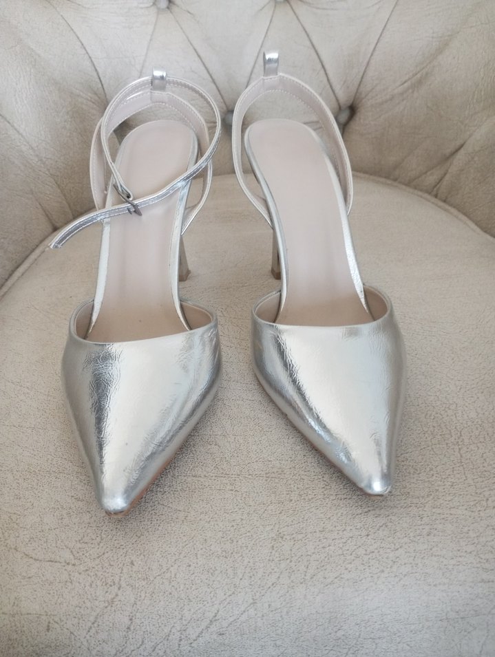 Gri Metal Tokalı Stiletto Kadın Abiye Ayakkabı - Görsel 4