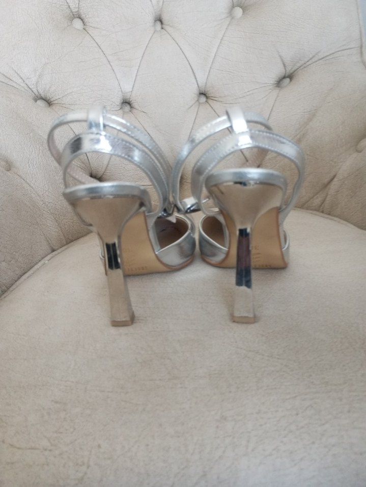 Gri Metal Tokalı Stiletto Kadın Abiye Ayakkabı - Görsel 2