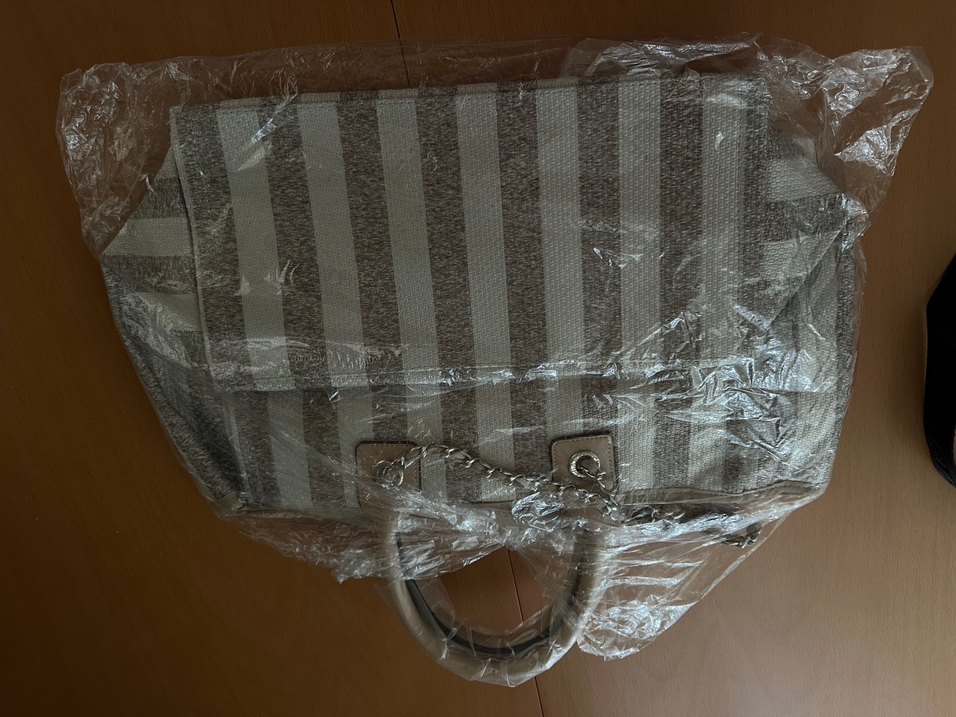 Zincir Detaylı Bej Kadın Çanta - Görsel 2