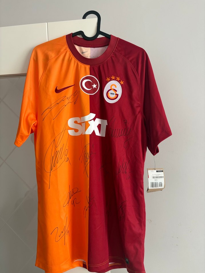 İMZALI SIFIR GALATASARAY FORMASI  L BEDEN  KOLEKSİYONLUK - Görsel 2