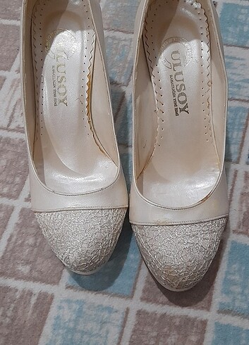 Diğer Beyaz ayakkabı sadece 2 kez giyildi ince topuk