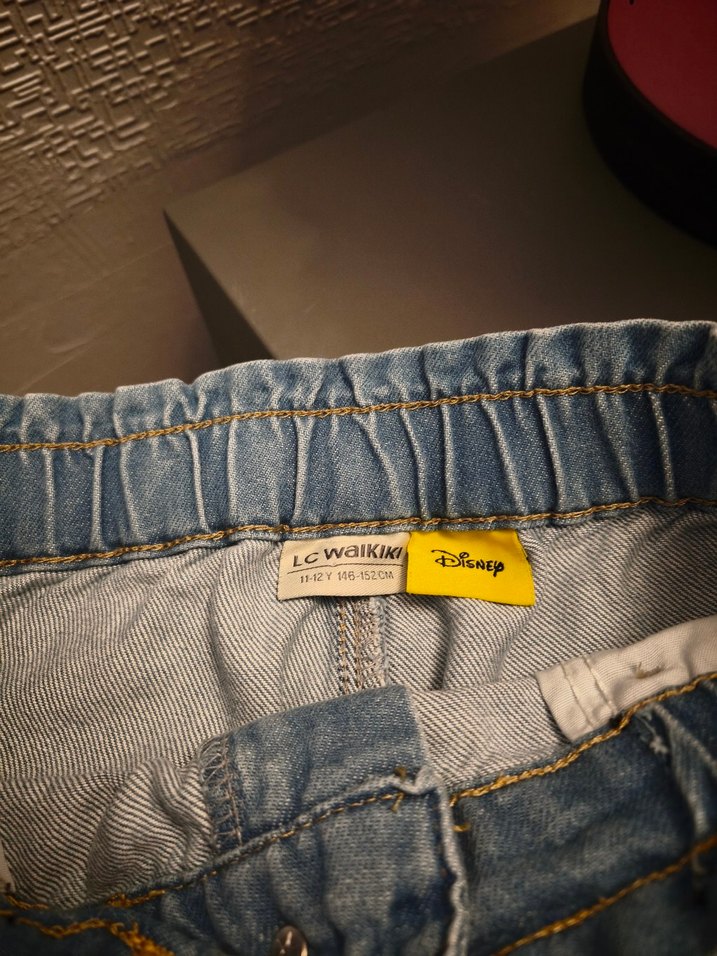 Mickey & Minnie Desenli Açık Mavi Denim Şort — görsel 3/3