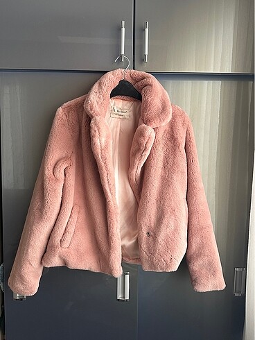 Pembe kürk