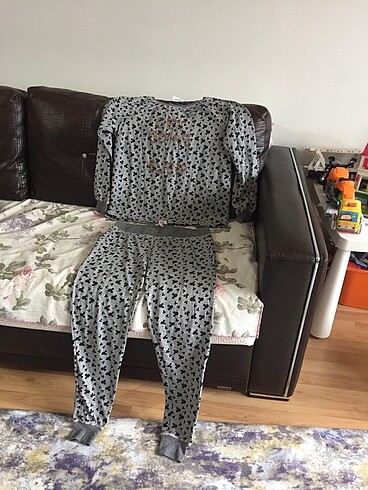 Medium disney markalı pijama takımı#