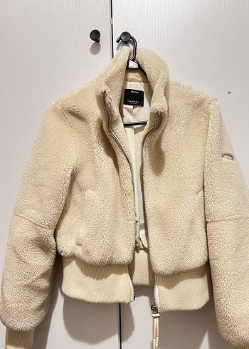 Bej Peluş Detaylı Kadın Ceket