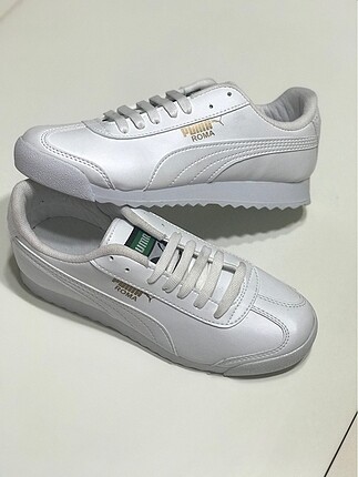 Klasik model spor ayakkabı ????????