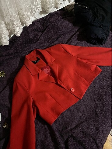 zara kırmızı crop blazer
