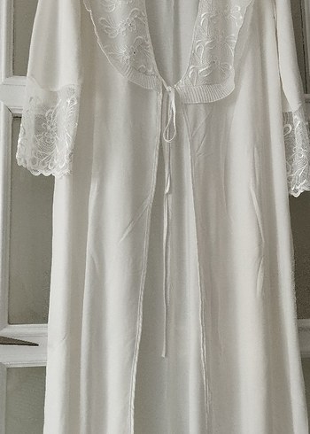 Bohem Nakışlı Uzun Beyaz Kadın Sabahlık - Görsel 4
