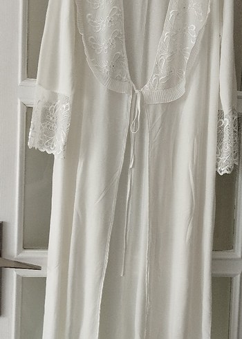 Bohem Nakışlı Uzun Beyaz Kadın Sabahlık - Görsel 2