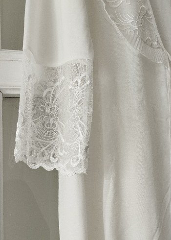 Bohem Nakışlı Uzun Beyaz Kadın Sabahlık - Görsel 3