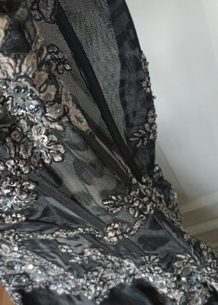 Ivana sert in elbisesi - Görsel 3