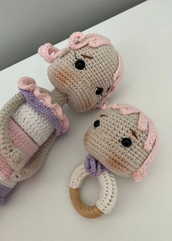 Diğer Pembe ve Mor Örgü Bebek Oyuncakları