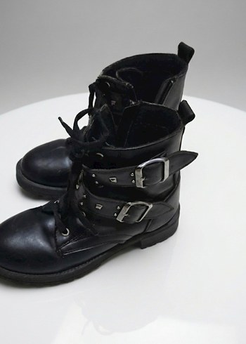 Siyah Deri Tokalı çocuk Bot - Görsel 2