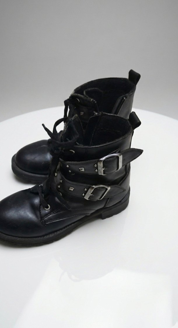 Siyah Deri Tokalı çocuk Bot - Görsel 2