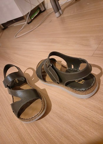 38 Beden Haki Rengi Sandalet