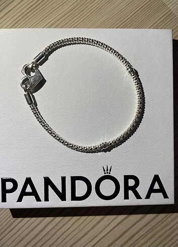Pandora Kalpli Bileklik 