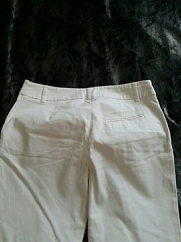 m Beden İki adet beyaz pantol9n