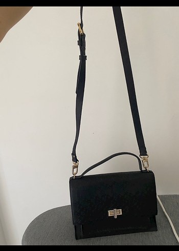 Beden siyah Renk Vakko monogram çanta