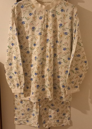 Uzun Kollu Çiçek Desenli Kadın Pijama Takımı