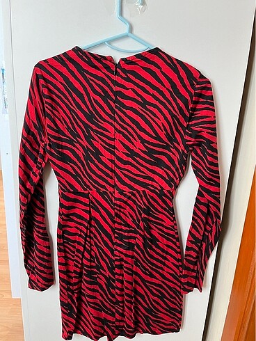 Pull and Bear Pull&Bear Kırmızı Zebra desenli elbise