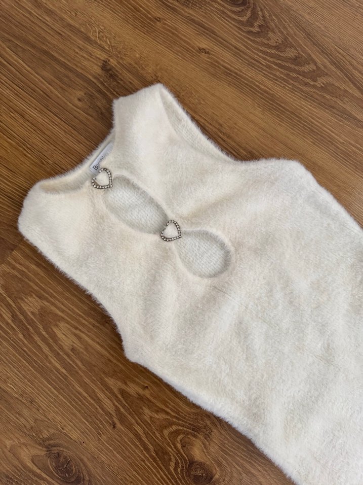 Beyaz Halter Yaka Mini Elbise tüylü yünlü kalp taşlı - Görsel 5