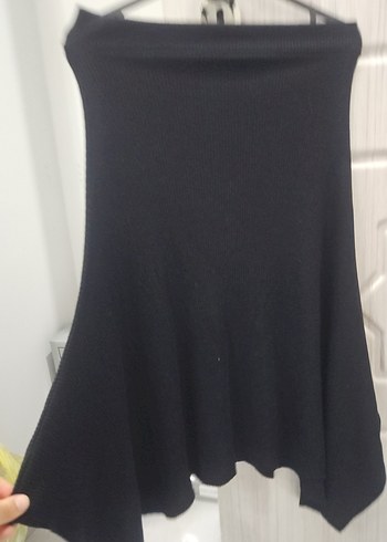 Siyah Midi Asimetrik Dökümlü Etek - Görsel 2