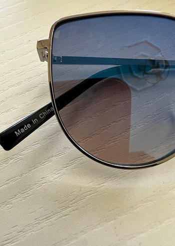 Klasik Şıklıkta Mavi Tokalı Kadın Güneş Gözlüğü - Görsel 7