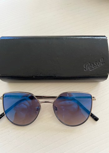 Klasik Şıklıkta Mavi Tokalı Kadın Güneş Gözlüğü - Görsel 2