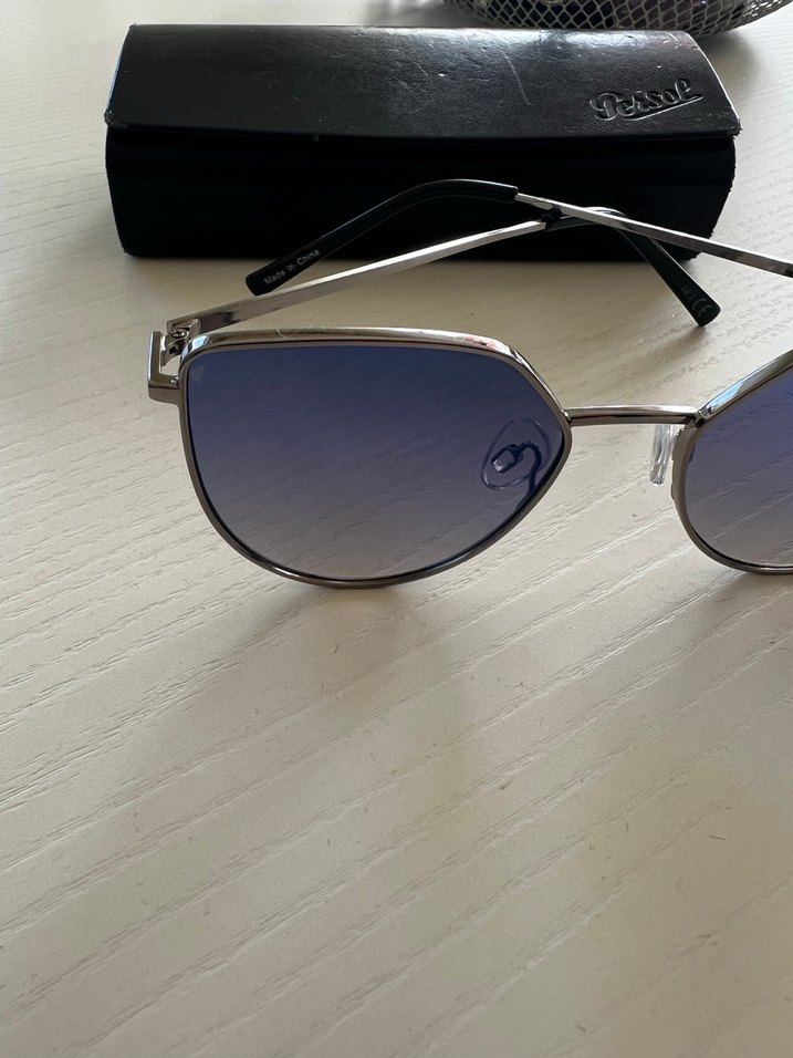 Klasik Şıklıkta Mavi Tokalı Kadın Güneş Gözlüğü - Görsel 5